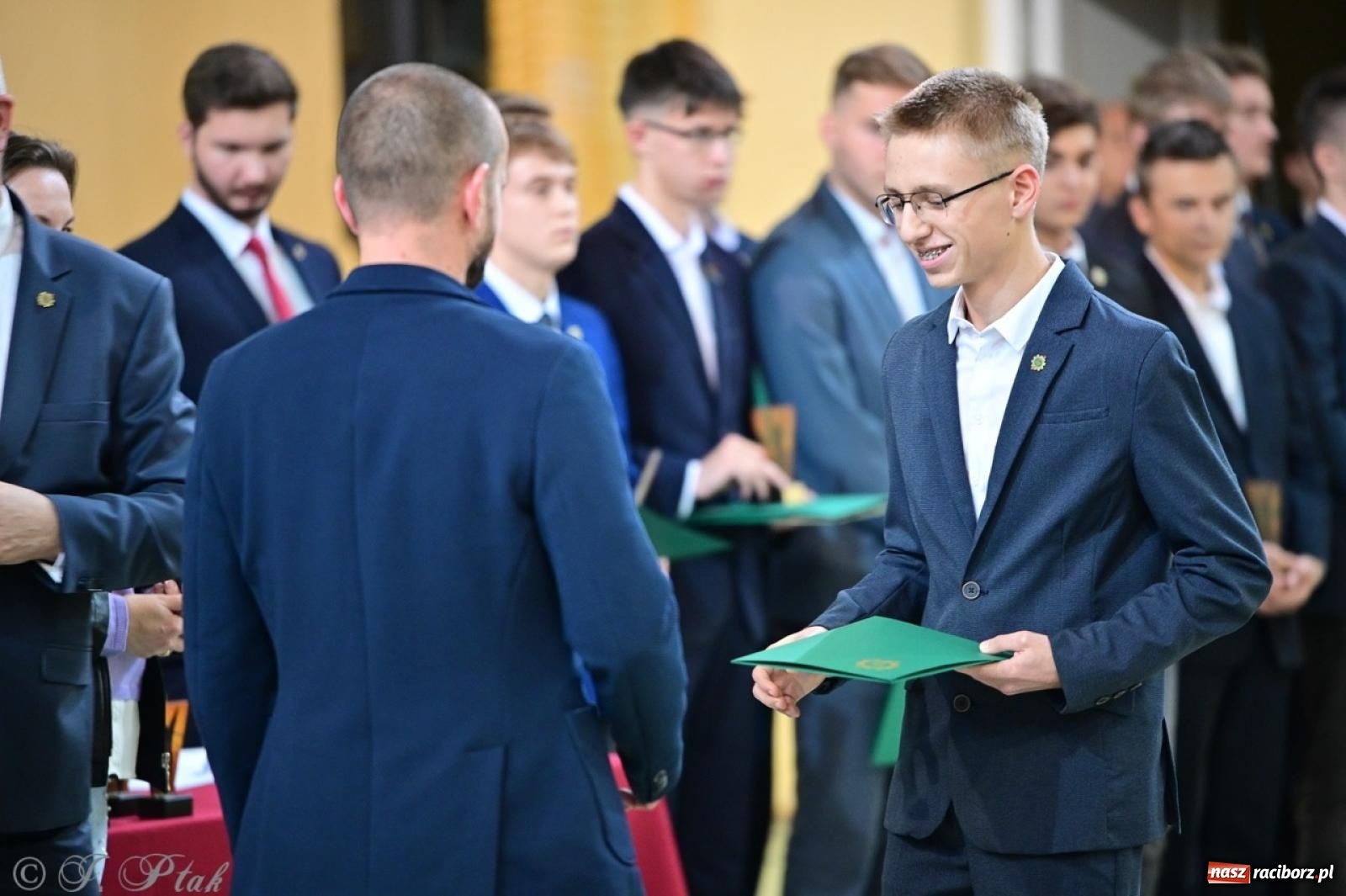 Zdjęcie w galerii na portalu naszraciborz.pl: Święto szkoły w Mechaniku: tradycja, talent i wspólne świętowanie wiadomości z regionu