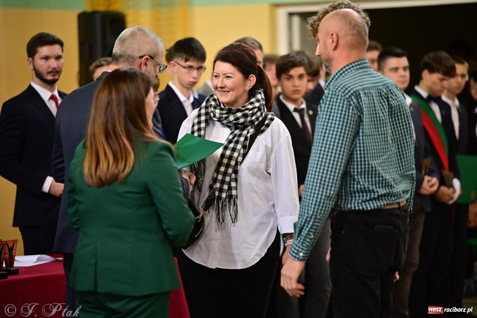 Zdjęcie w galerii na portalu naszraciborz.pl: Święto szkoły w Mechaniku: tradycja, talent i wspólne świętowanie wiadomości z regionu