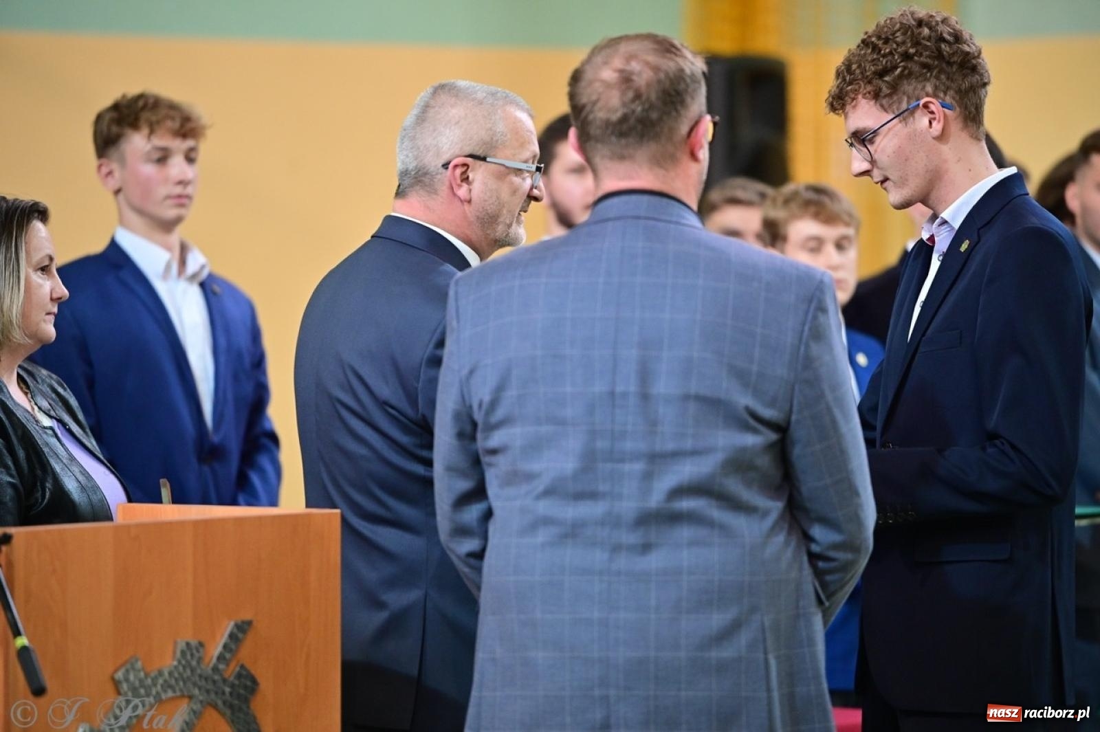 Zdjęcie w galerii na portalu naszraciborz.pl: Święto szkoły w Mechaniku: tradycja, talent i wspólne świętowanie wiadomości z regionu