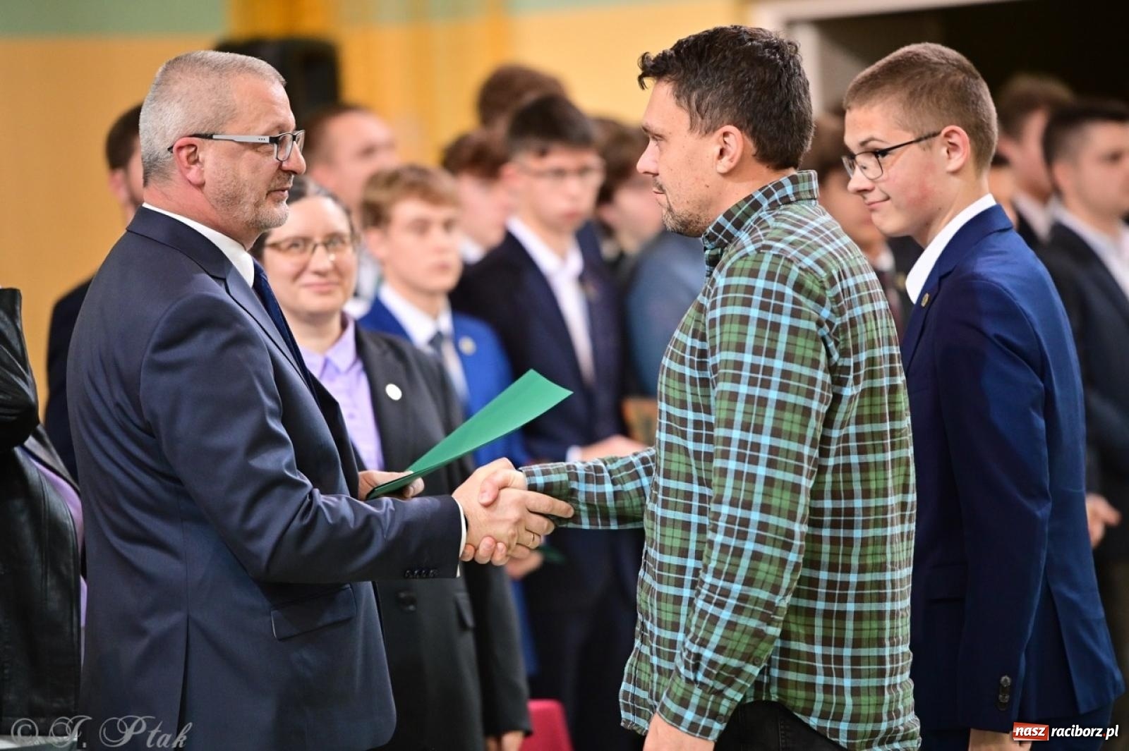Zdjęcie w galerii na portalu naszraciborz.pl: Święto szkoły w Mechaniku: tradycja, talent i wspólne świętowanie wiadomości z regionu