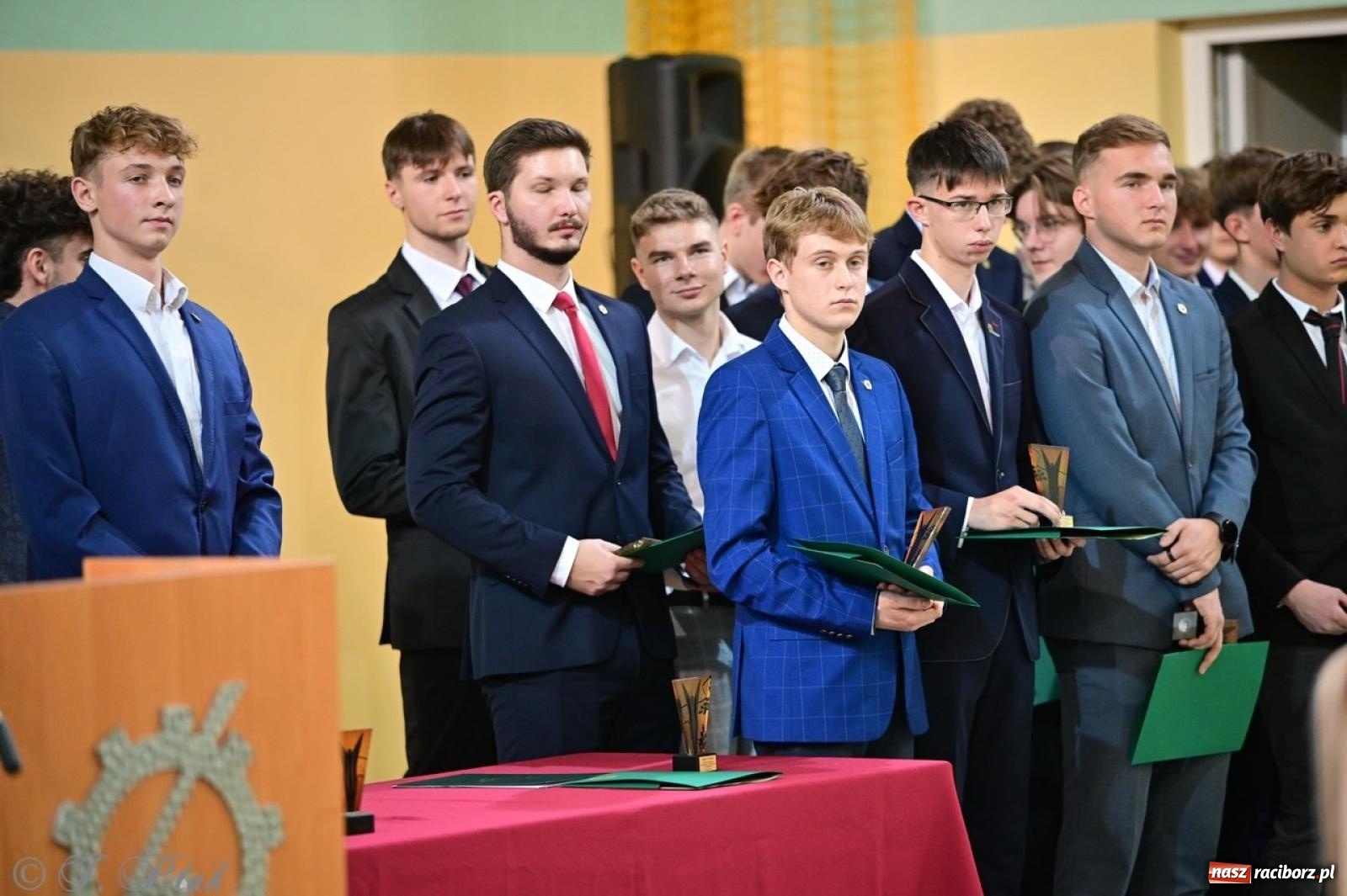 Zdjęcie w galerii na portalu naszraciborz.pl: Święto szkoły w Mechaniku: tradycja, talent i wspólne świętowanie wiadomości z regionu