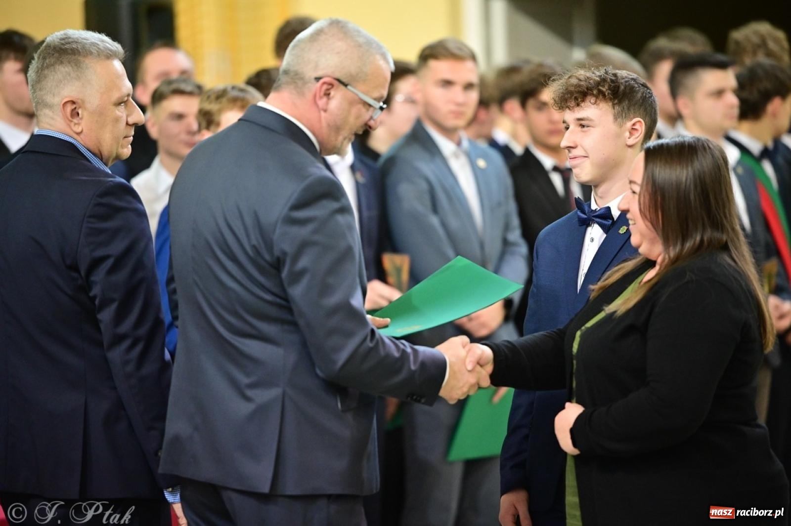 Zdjęcie w galerii na portalu naszraciborz.pl: Święto szkoły w Mechaniku: tradycja, talent i wspólne świętowanie wiadomości z regionu