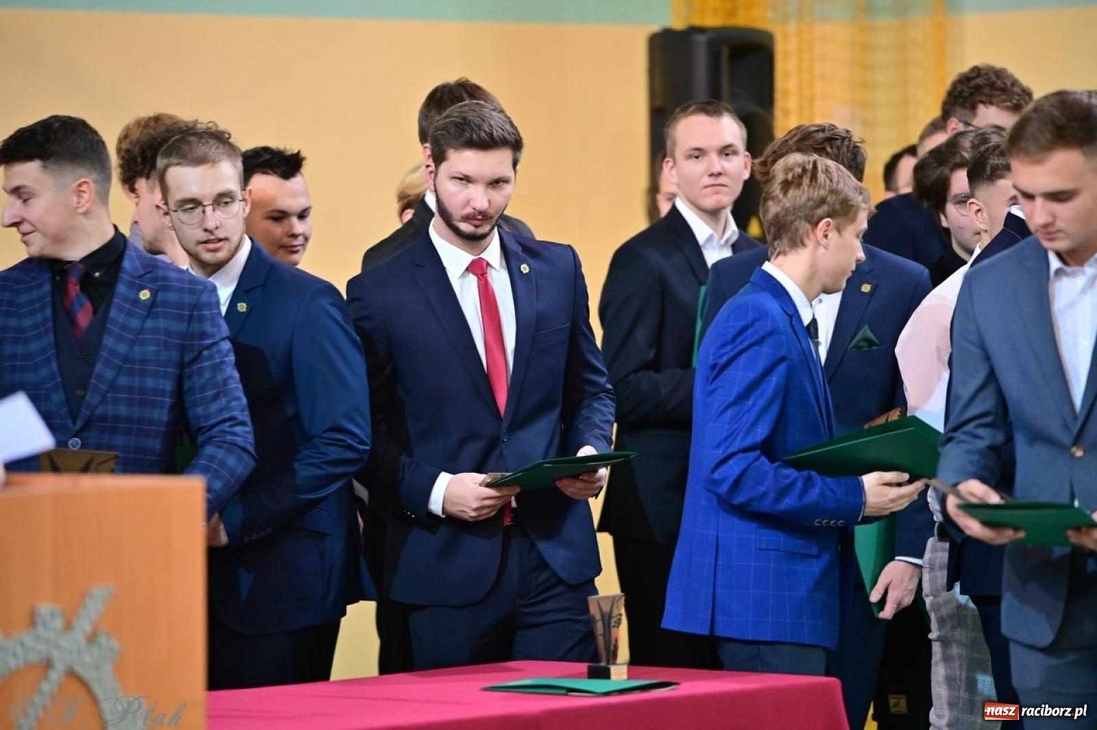 Zdjęcie w galerii na portalu naszraciborz.pl: Święto szkoły w Mechaniku: tradycja, talent i wspólne świętowanie wiadomości z regionu