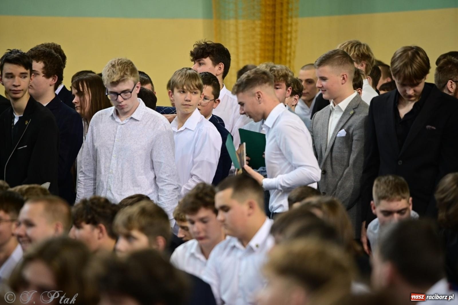 Zdjęcie w galerii na portalu naszraciborz.pl: Święto szkoły w Mechaniku: tradycja, talent i wspólne świętowanie wiadomości z regionu