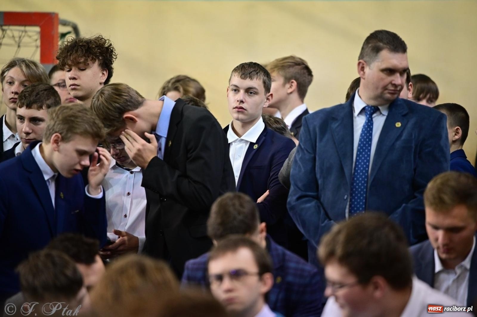 Zdjęcie w galerii na portalu naszraciborz.pl: Święto szkoły w Mechaniku: tradycja, talent i wspólne świętowanie wiadomości z regionu