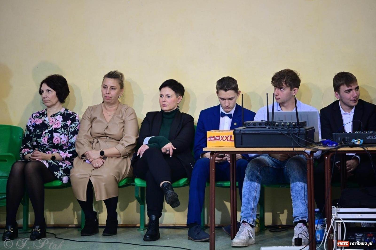 Zdjęcie w galerii na portalu naszraciborz.pl: Święto szkoły w Mechaniku: tradycja, talent i wspólne świętowanie wiadomości z regionu