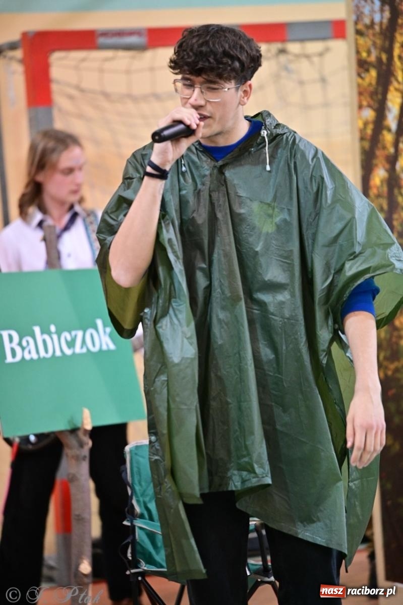 Zdjęcie w galerii na portalu naszraciborz.pl: Święto szkoły w Mechaniku: tradycja, talent i wspólne świętowanie wiadomości z regionu