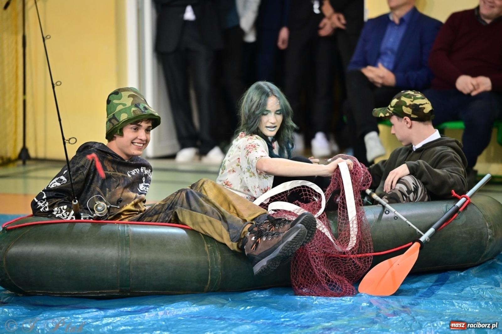 Zdjęcie w galerii na portalu naszraciborz.pl: Święto szkoły w Mechaniku: tradycja, talent i wspólne świętowanie wiadomości z regionu