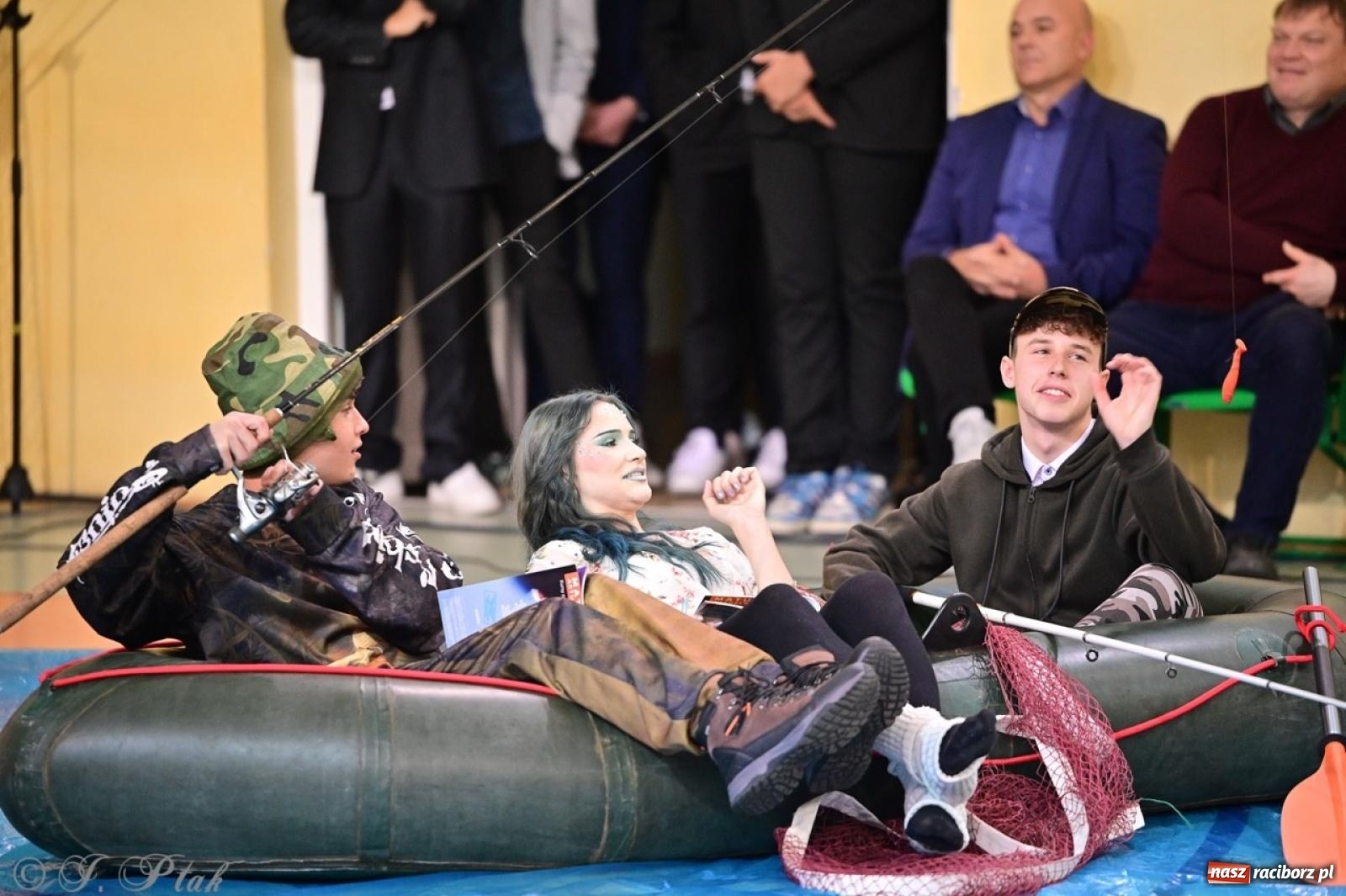 Zdjęcie w galerii na portalu naszraciborz.pl: Święto szkoły w Mechaniku: tradycja, talent i wspólne świętowanie wiadomości z regionu