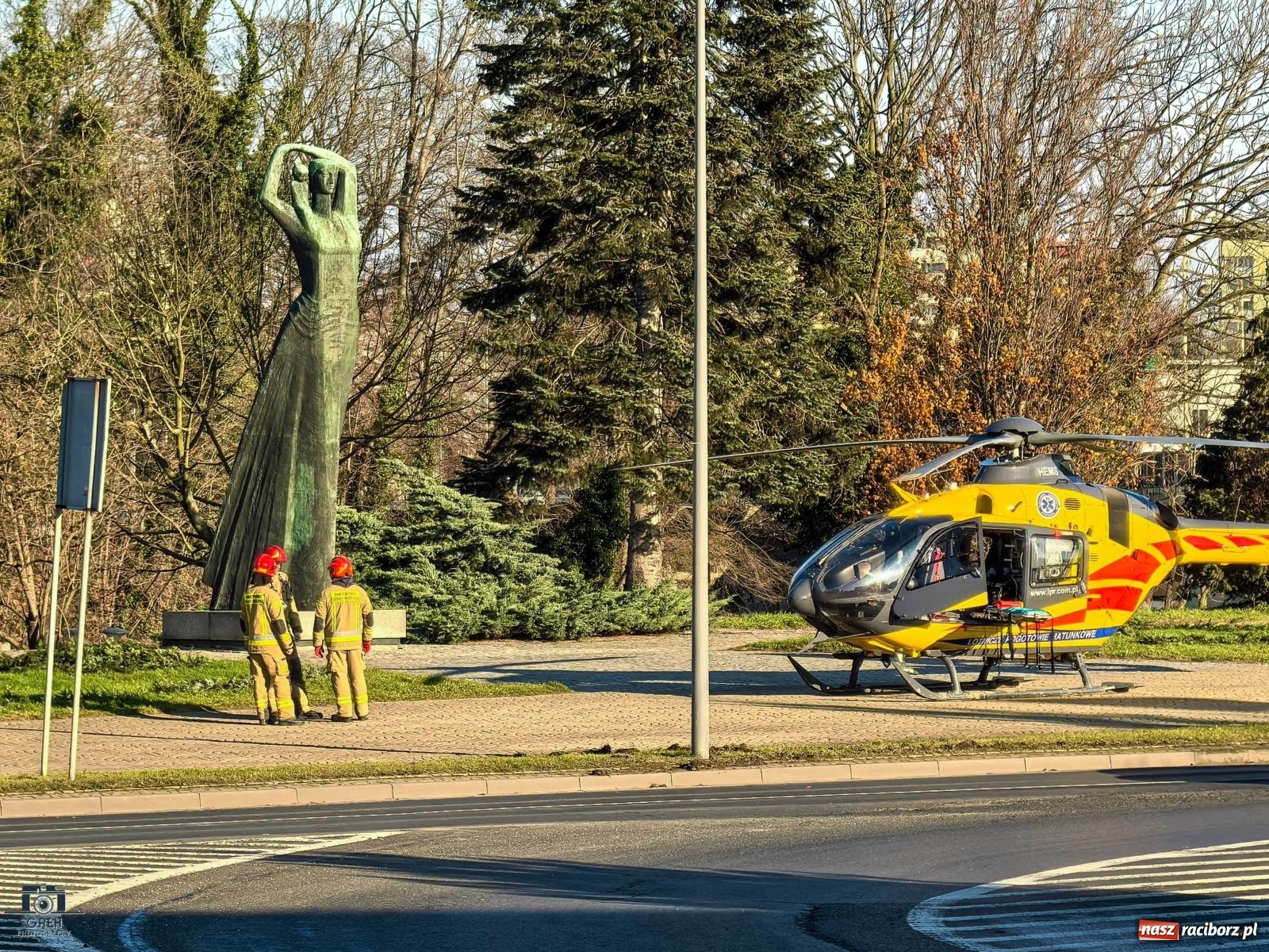 Zdjęcie w galerii na portalu naszraciborz.pl: Roczny chłopczyk oparzył się wrzątkiem. Interweniował śmigłowiec LPR [FOTO i WIDEO] wiadomości z regionu