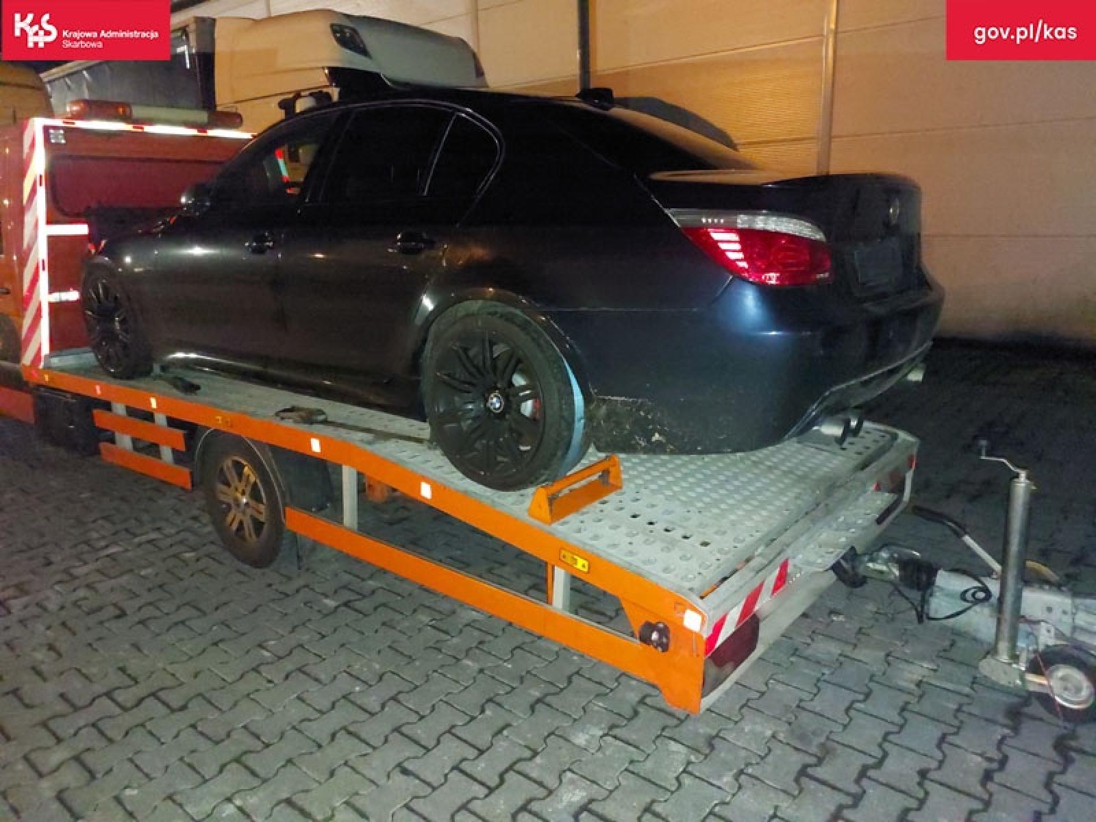 Zdjęcie w galerii na portalu naszraciborz.pl: KAS udaremniła kradzież dwóch BMW wiadomości z regionu