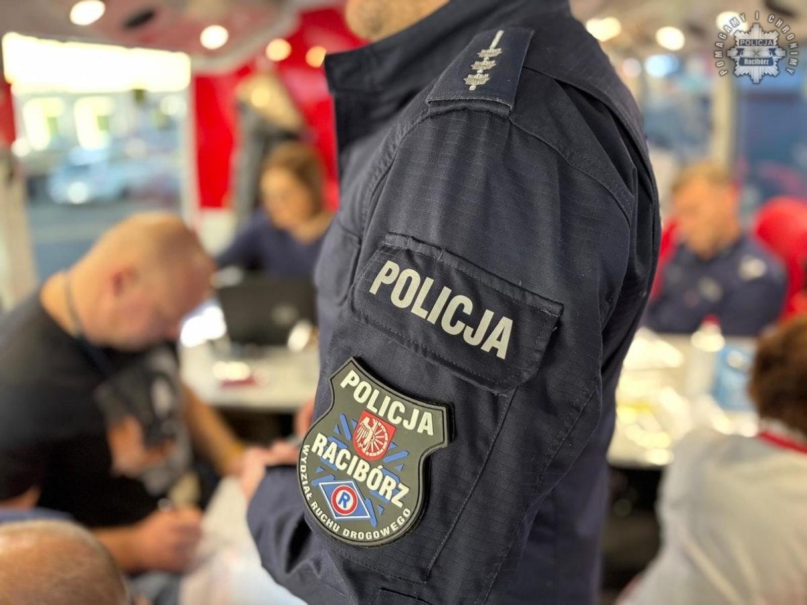Zdjęcie w galerii na portalu naszraciborz.pl: Raciborscy policjanci oddali krew wiadomości z regionu