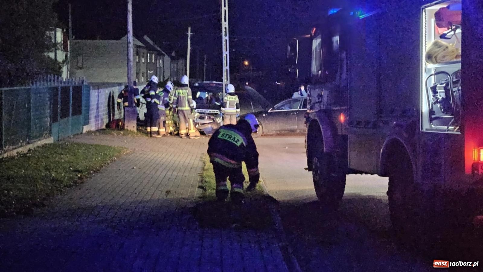 Zdjęcie w galerii na portalu naszraciborz.pl: Groźne zdarzenie drogowe w Bieńkowicach wiadomości z regionu