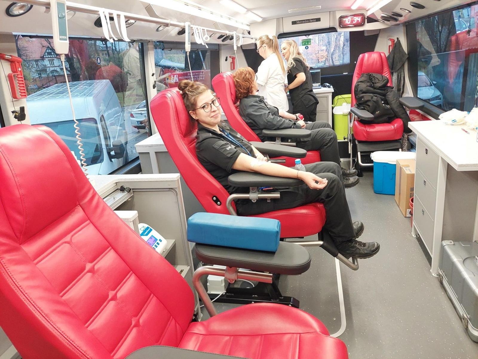 Zdjęcie w galerii na portalu naszraciborz.pl: Funkcjonariusze i pracownicy ZK Racibórz w ogólnopolskiej akcji krwiodawstwa wiadomości z regionu