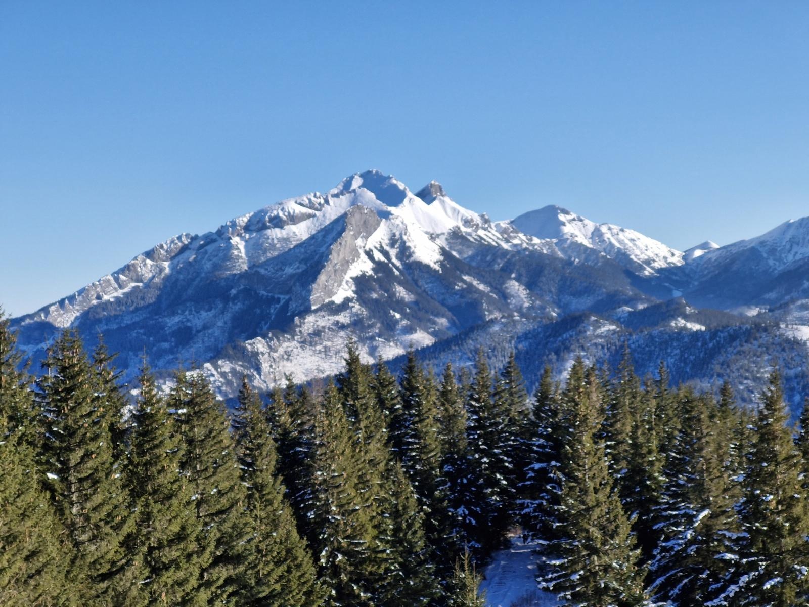 Zdjęcie w galerii na portalu naszraciborz.pl: W górach z PTTK Racibórz: Rusinowa Polana, Gęsia Szyja i Andrzejki z kapelą wiadomości z regionu