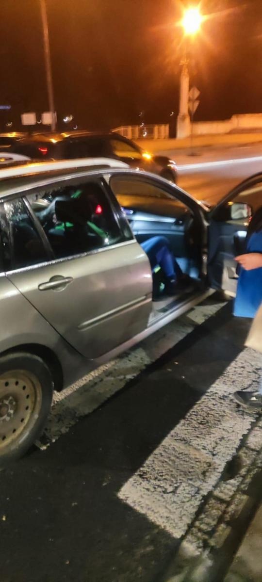 Zdjęcie w galerii na portalu naszraciborz.pl: Peugeot i renault zderzyły się na placu Mostowym wiadomości z regionu