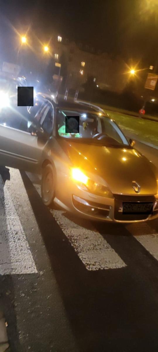 Zdjęcie w galerii na portalu naszraciborz.pl: Peugeot i renault zderzyły się na placu Mostowym wiadomości z regionu