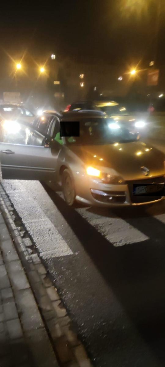 Zdjęcie w galerii na portalu naszraciborz.pl: Peugeot i renault zderzyły się na placu Mostowym wiadomości z regionu