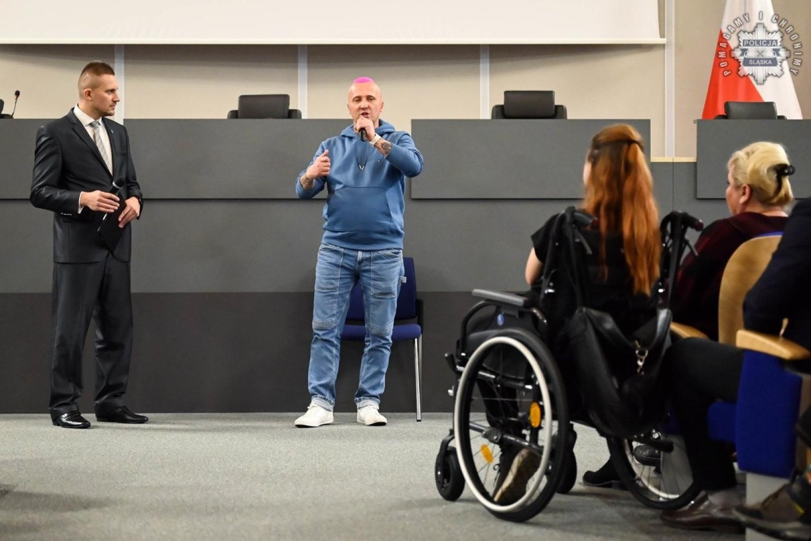 Zdjęcie w galerii na portalu naszraciborz.pl: Konferencja Barierom na przekór w komendzie wojewódzkiej w Katowicach wiadomości z regionu