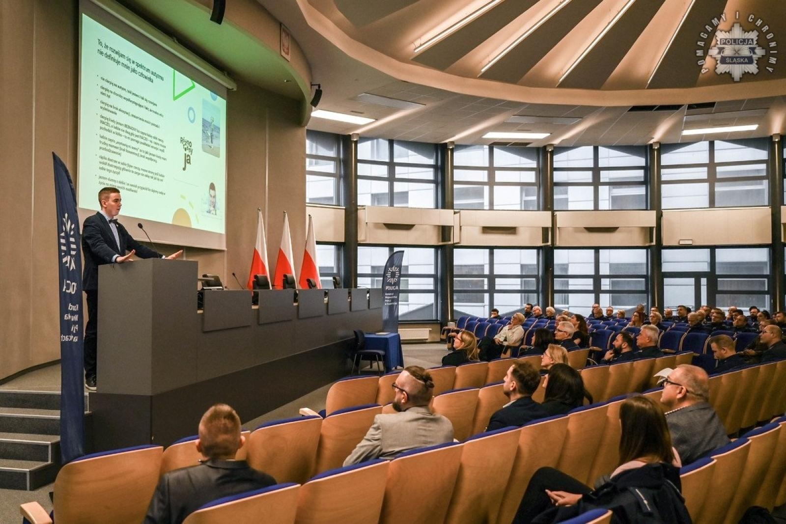 Zdjęcie w galerii na portalu naszraciborz.pl: Konferencja Barierom na przekór w komendzie wojewódzkiej w Katowicach wiadomości z regionu