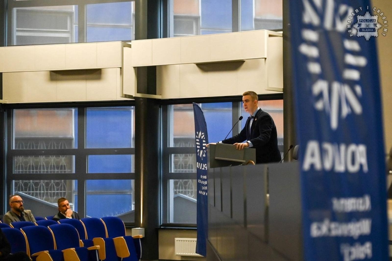 Zdjęcie w galerii na portalu naszraciborz.pl: Konferencja Barierom na przekór w komendzie wojewódzkiej w Katowicach wiadomości z regionu