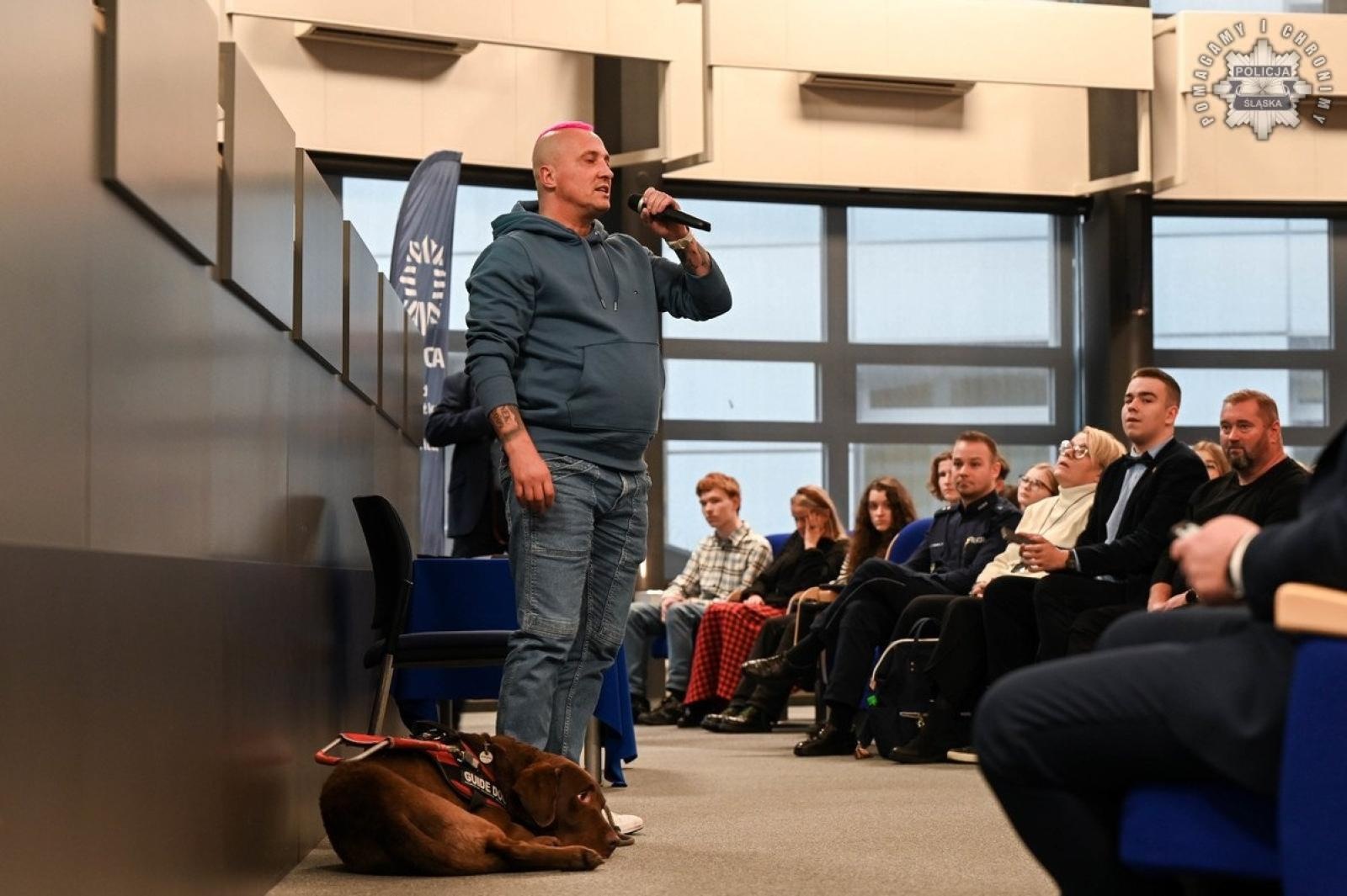 Zdjęcie w galerii na portalu naszraciborz.pl: Konferencja Barierom na przekór w komendzie wojewódzkiej w Katowicach wiadomości z regionu