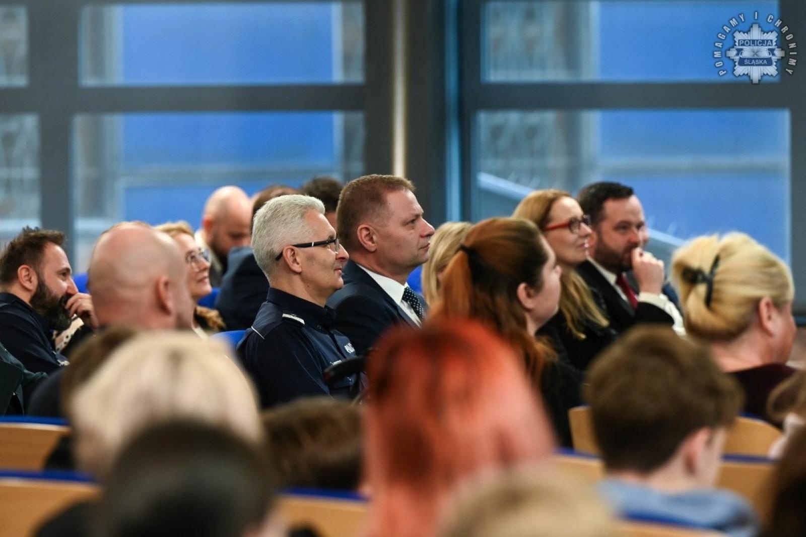 Zdjęcie w galerii na portalu naszraciborz.pl: Konferencja Barierom na przekór w komendzie wojewódzkiej w Katowicach wiadomości z regionu