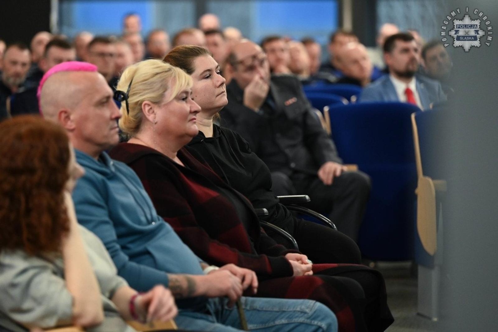 Zdjęcie w galerii na portalu naszraciborz.pl: Konferencja Barierom na przekór w komendzie wojewódzkiej w Katowicach wiadomości z regionu