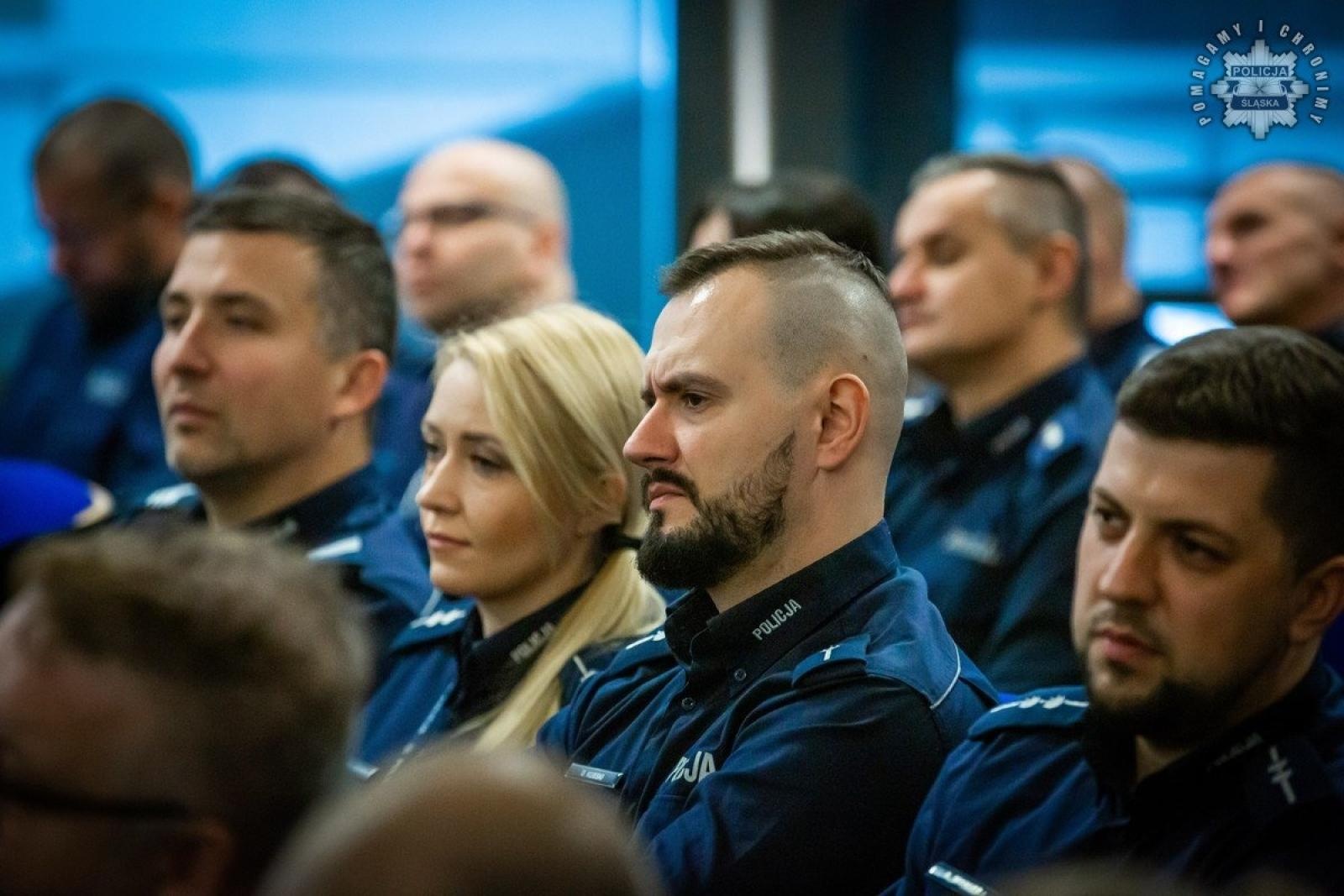 Zdjęcie w galerii na portalu naszraciborz.pl: Konferencja Barierom na przekór w komendzie wojewódzkiej w Katowicach wiadomości z regionu