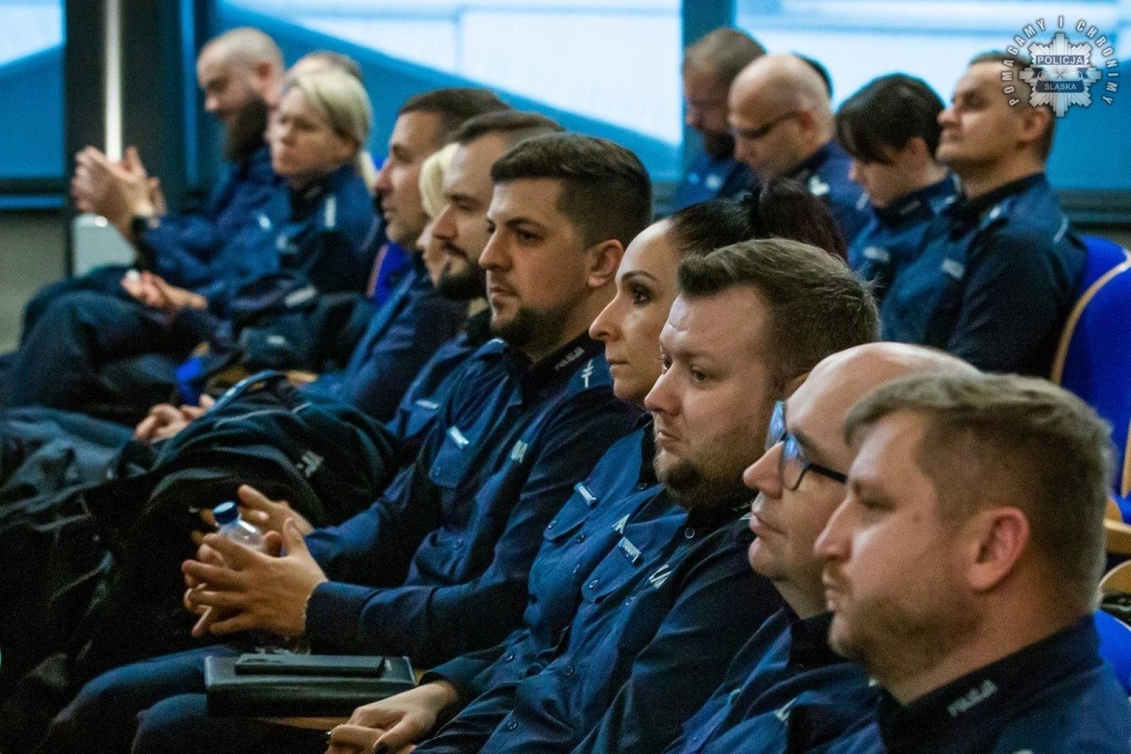 Zdjęcie w galerii na portalu naszraciborz.pl: Konferencja Barierom na przekór w komendzie wojewódzkiej w Katowicach wiadomości z regionu