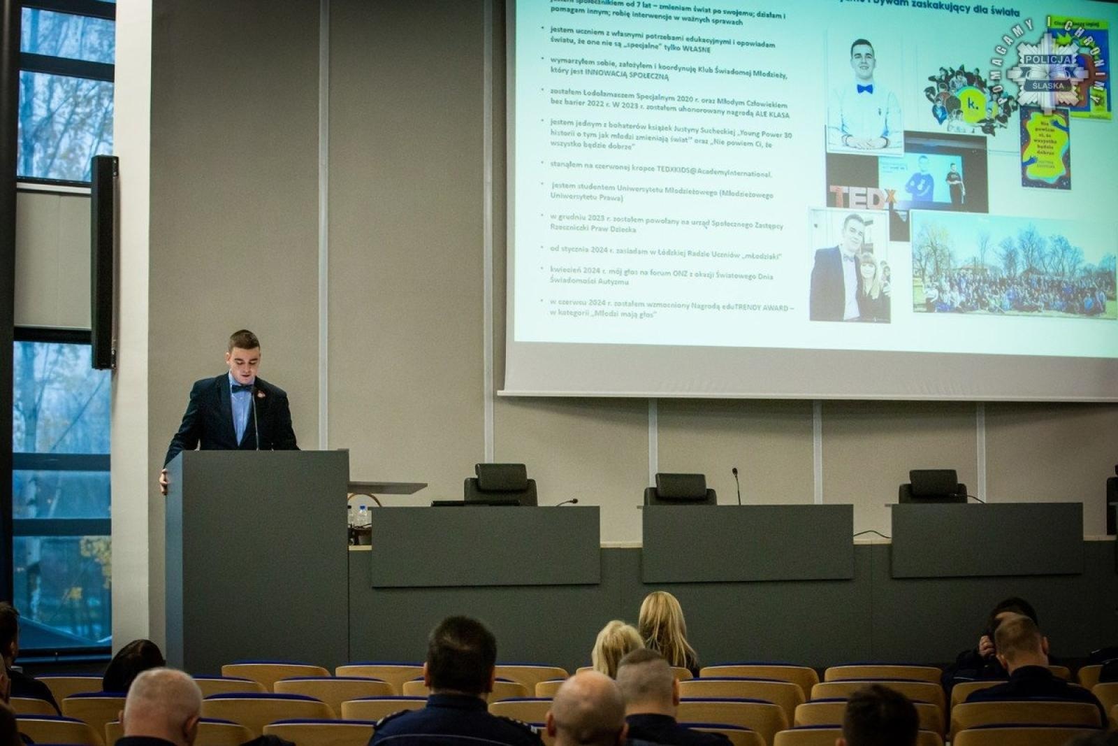 Zdjęcie w galerii na portalu naszraciborz.pl: Konferencja Barierom na przekór w komendzie wojewódzkiej w Katowicach wiadomości z regionu