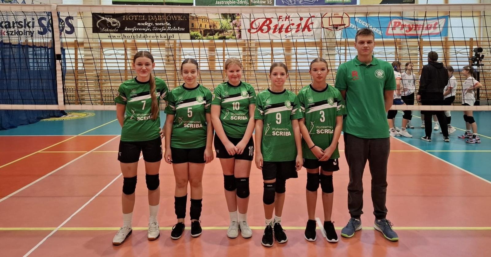Zdjęcie w galerii na portalu naszraciborz.pl: Siatkarskie debiuty dziewcząt, udane spotkania chłopców wiadomości z regionu