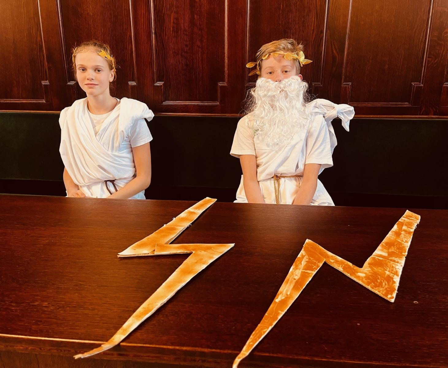 Zdjęcie w galerii na portalu naszraciborz.pl: Rozprawa na Olimpie. Uczniowie z SP 1 w sądzie wiadomości z regionu