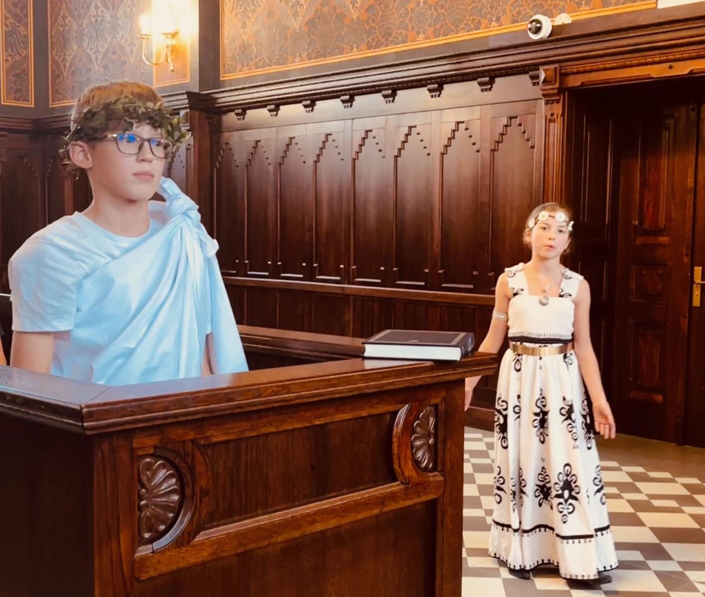 Zdjęcie w galerii na portalu naszraciborz.pl: Rozprawa na Olimpie. Uczniowie z SP 1 w sądzie wiadomości z regionu