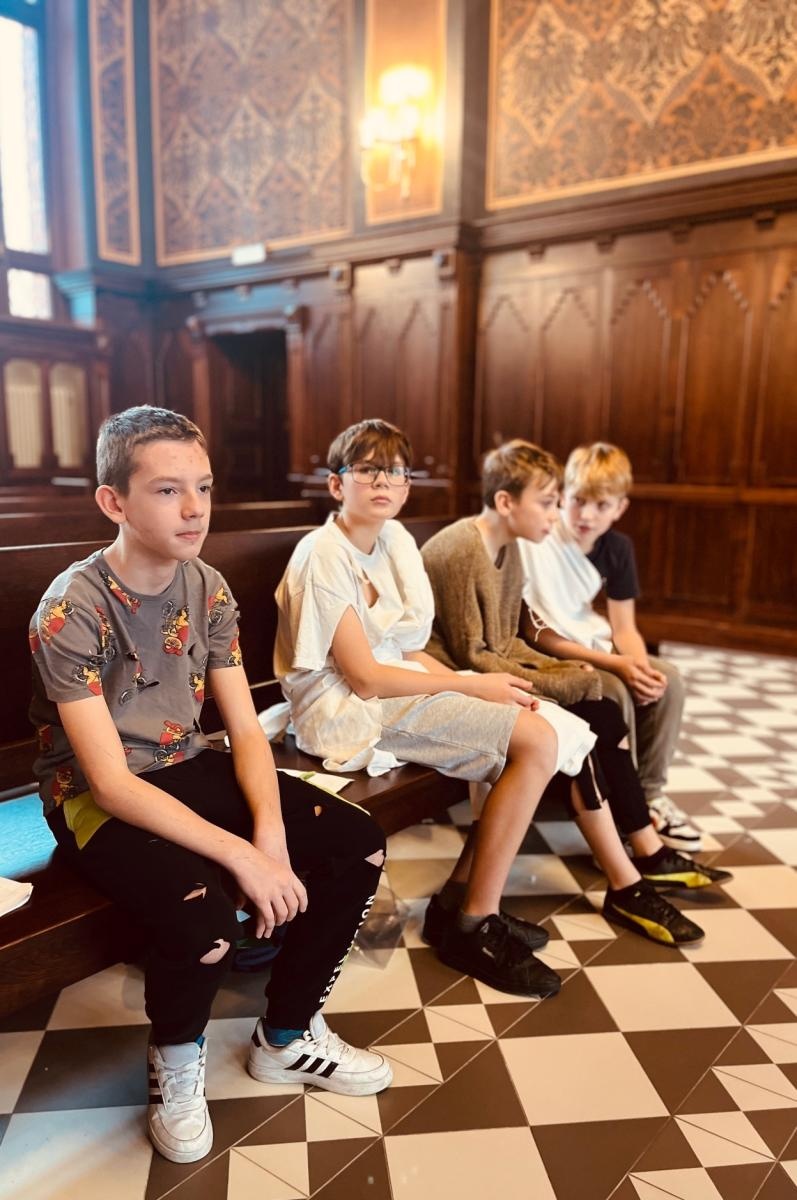 Zdjęcie w galerii na portalu naszraciborz.pl: Rozprawa na Olimpie. Uczniowie z SP 1 w sądzie wiadomości z regionu