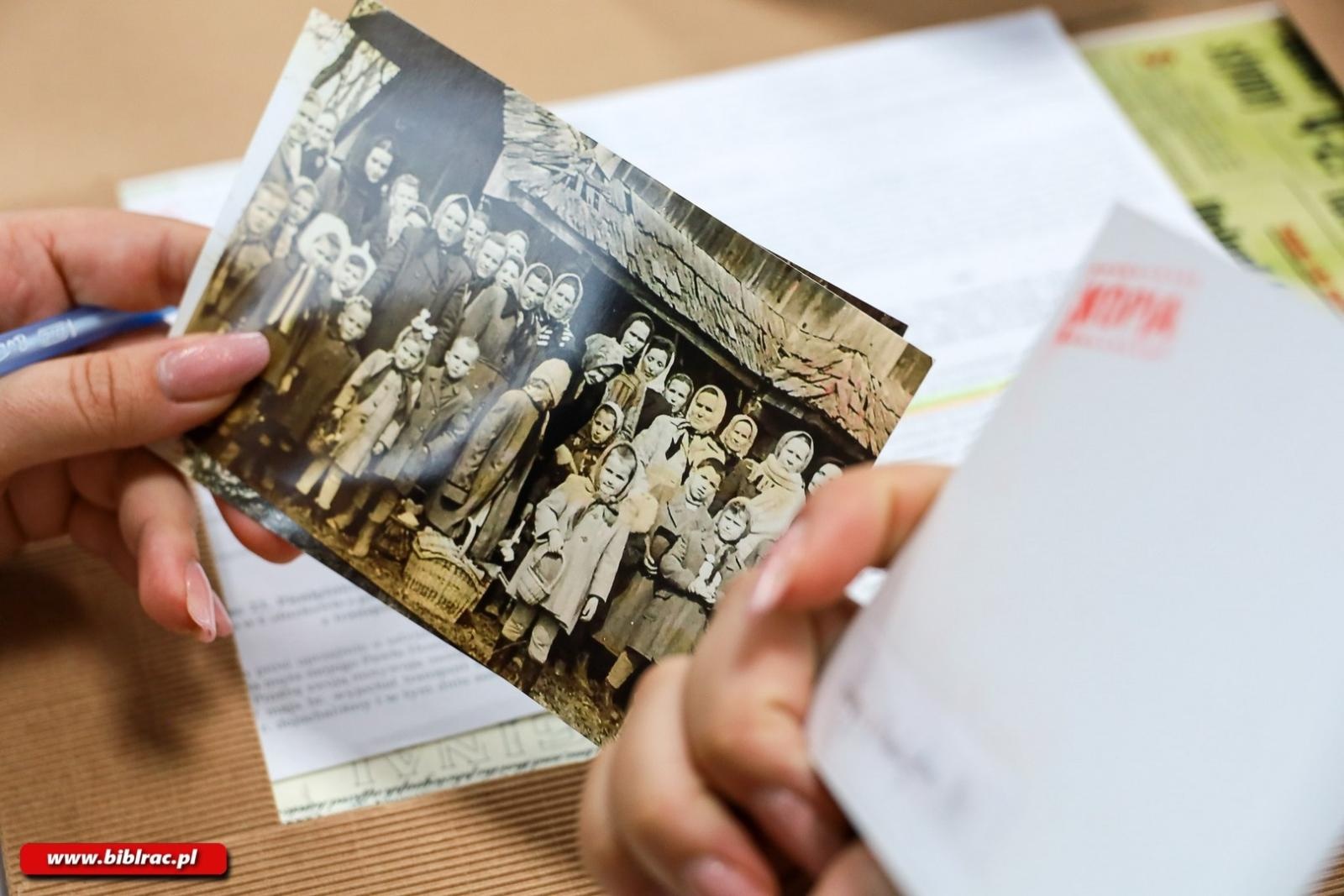 Zdjęcie w galerii na portalu naszraciborz.pl: Wyobrażona tożsamość - warsztaty na Stacji Młodych wiadomości z regionu