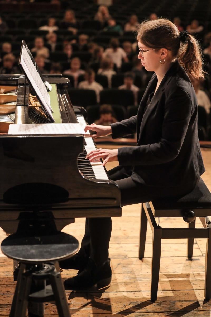 Zdjęcie w galerii na portalu naszraciborz.pl: FORTEPIAN pełen niespodzianek na koncertach umuzykalniających w RCK wiadomości z regionu