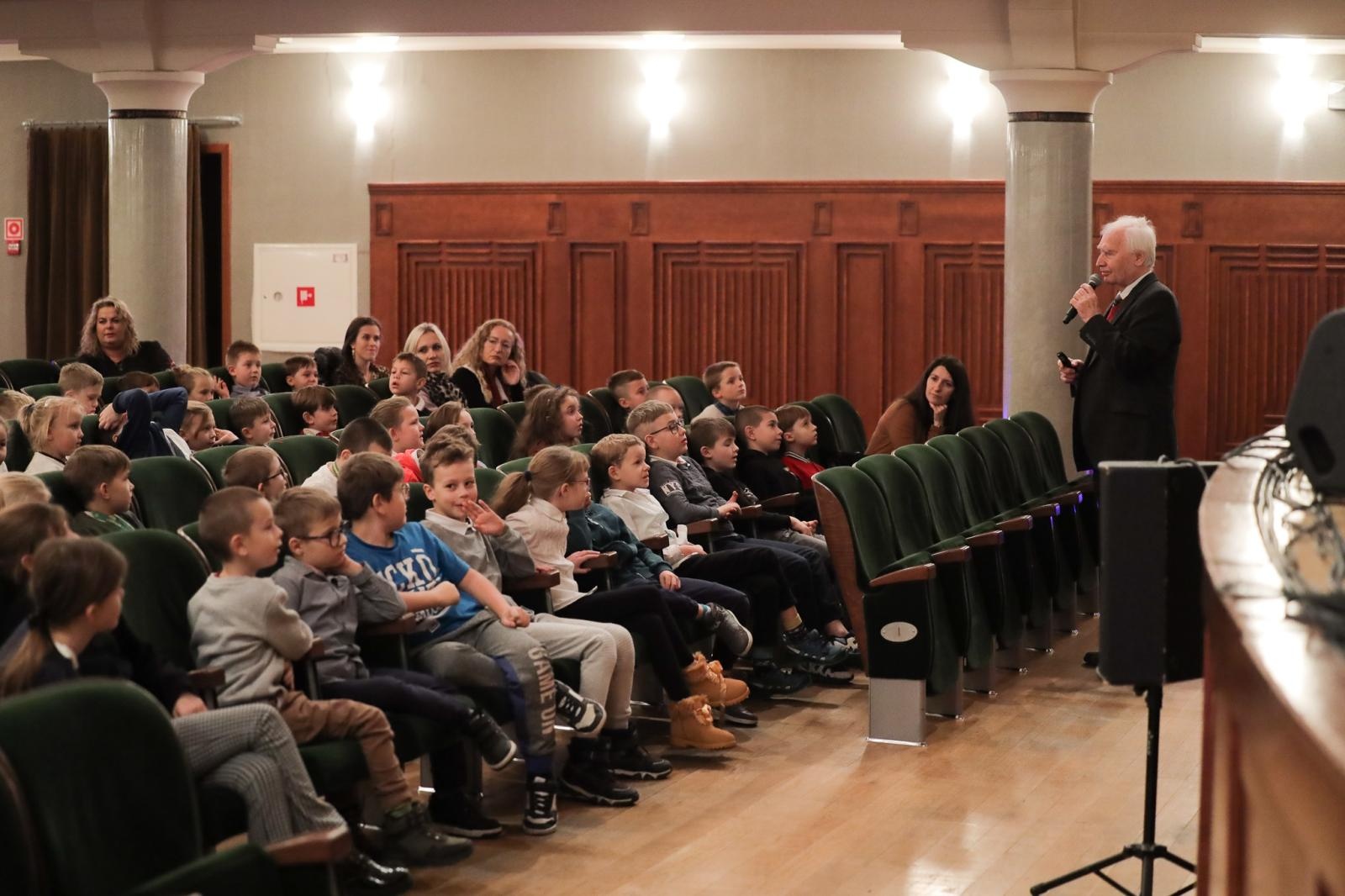 Zdjęcie w galerii na portalu naszraciborz.pl: FORTEPIAN pełen niespodzianek na koncertach umuzykalniających w RCK wiadomości z regionu