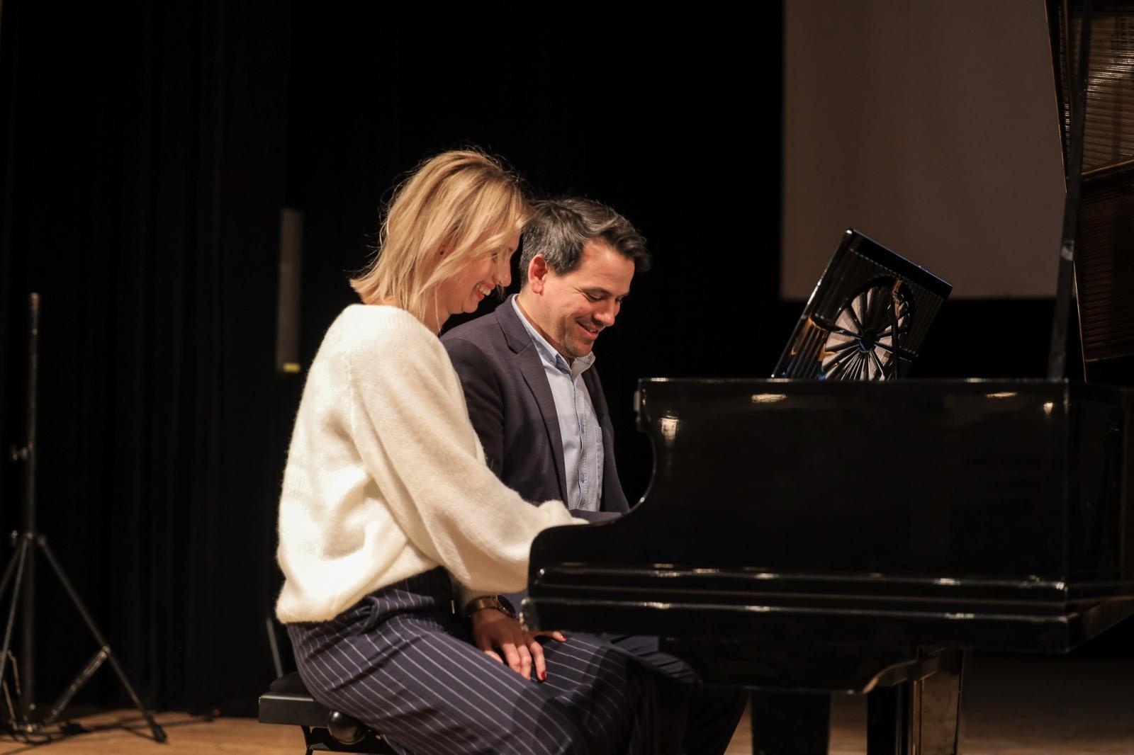 Zdjęcie w galerii na portalu naszraciborz.pl: FORTEPIAN pełen niespodzianek na koncertach umuzykalniających w RCK wiadomości z regionu