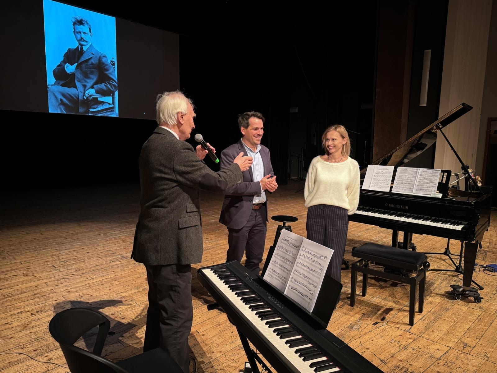 Zdjęcie w galerii na portalu naszraciborz.pl: FORTEPIAN pełen niespodzianek na koncertach umuzykalniających w RCK wiadomości z regionu