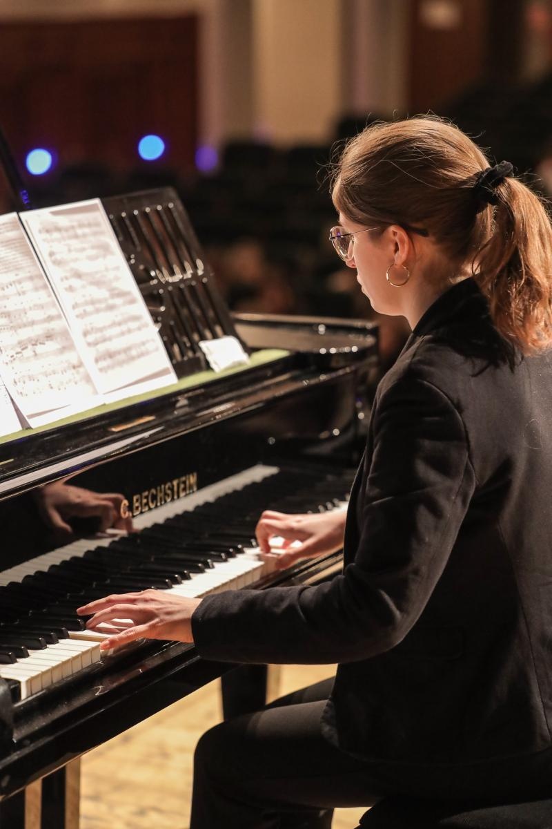 Zdjęcie w galerii na portalu naszraciborz.pl: FORTEPIAN pełen niespodzianek na koncertach umuzykalniających w RCK wiadomości z regionu