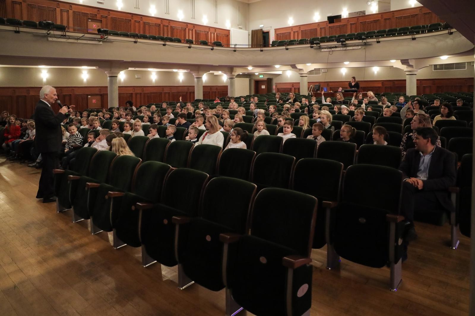 Zdjęcie w galerii na portalu naszraciborz.pl: FORTEPIAN pełen niespodzianek na koncertach umuzykalniających w RCK wiadomości z regionu