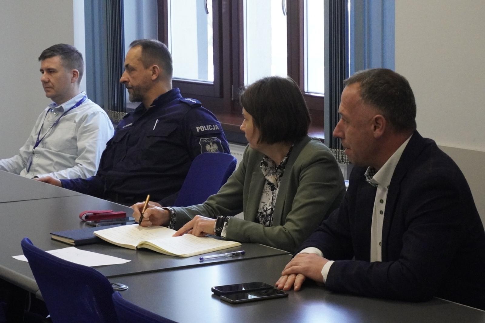 Zdjęcie w galerii na portalu naszraciborz.pl: W raciborskim magistracie przeanalizowano procedury przeciwpowodziowe wiadomości z regionu