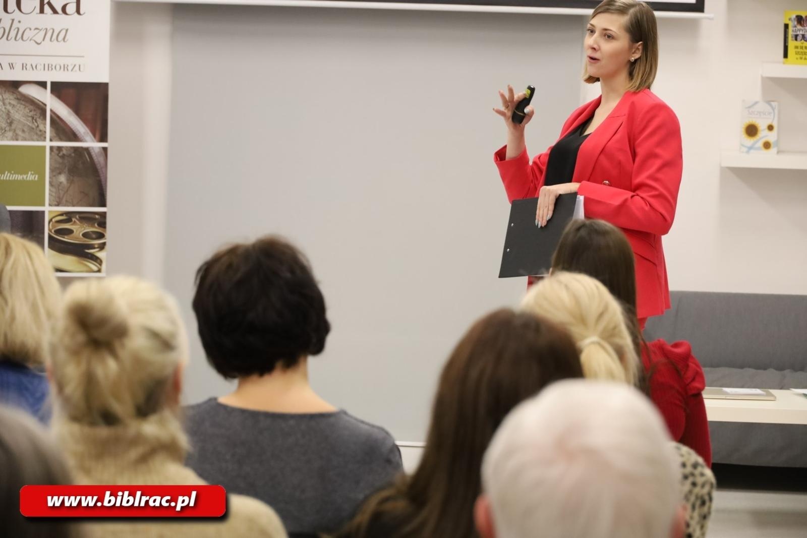 Zdjęcie w galerii na portalu naszraciborz.pl: Radość z życia każdego dnia. Spotkanie z psychologiem w bibliotece wiadomości z regionu