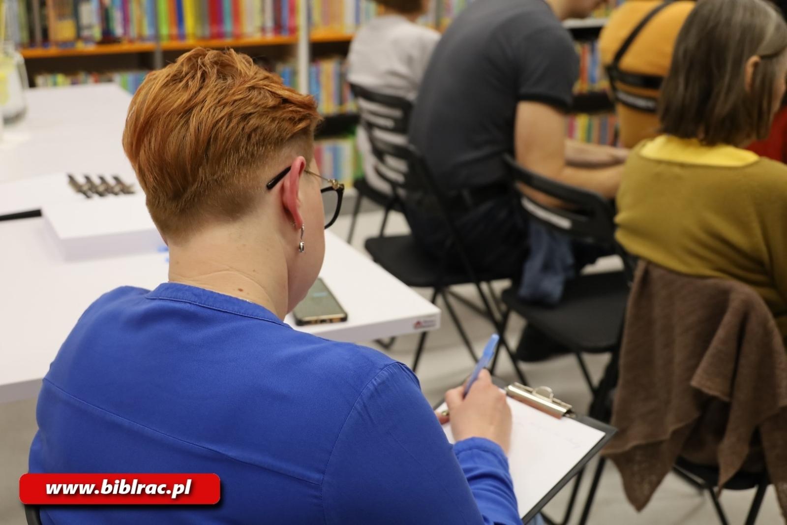 Zdjęcie w galerii na portalu naszraciborz.pl: Radość z życia każdego dnia. Spotkanie z psychologiem w bibliotece wiadomości z regionu