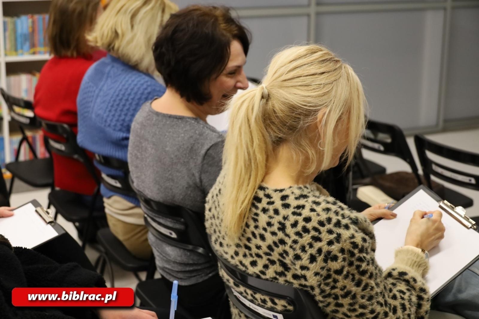 Zdjęcie w galerii na portalu naszraciborz.pl: Radość z życia każdego dnia. Spotkanie z psychologiem w bibliotece wiadomości z regionu