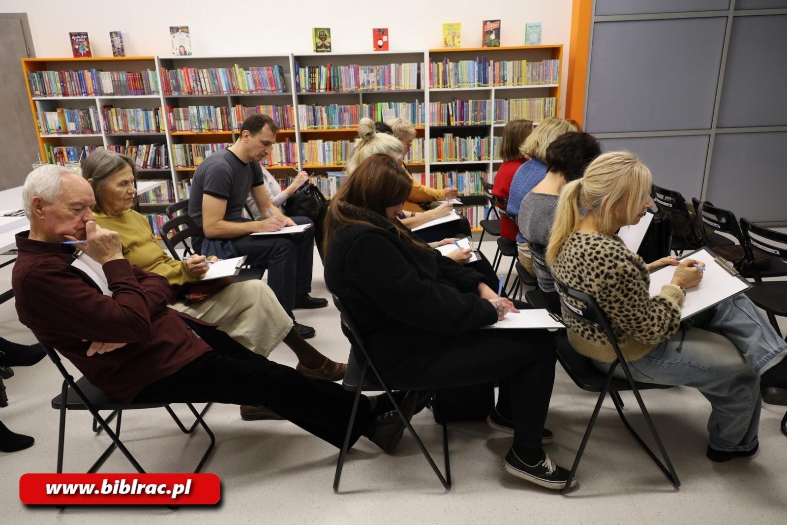 Zdjęcie w galerii na portalu naszraciborz.pl: Radość z życia każdego dnia. Spotkanie z psychologiem w bibliotece wiadomości z regionu