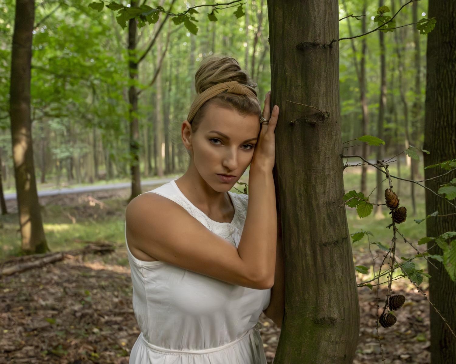 Zdjęcie w galerii na portalu naszraciborz.pl: Betlejemska nadzieja – nowa świąteczna piosenka mieszkanki Rudyszwałdu wiadomości z regionu