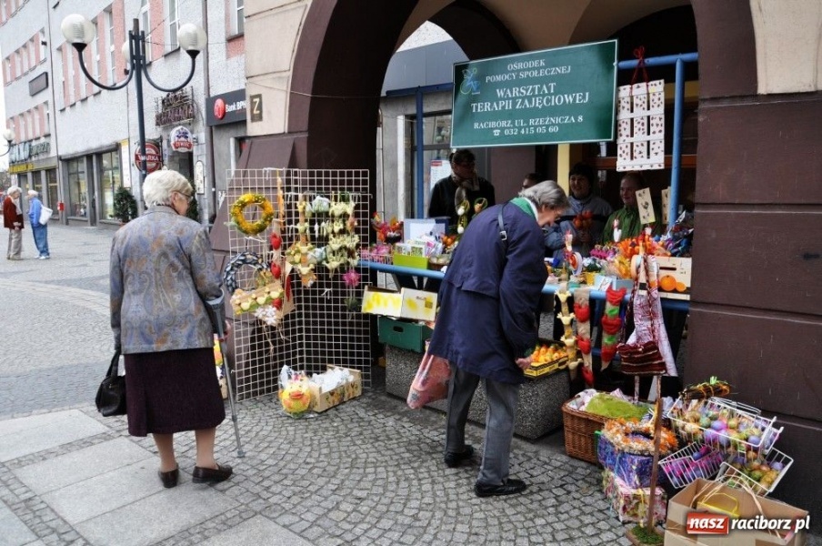 Zdjęcie w galerii na portalu naszraciborz.pl: Ceramiczne baranki niczym z bajki wiadomości z regionu