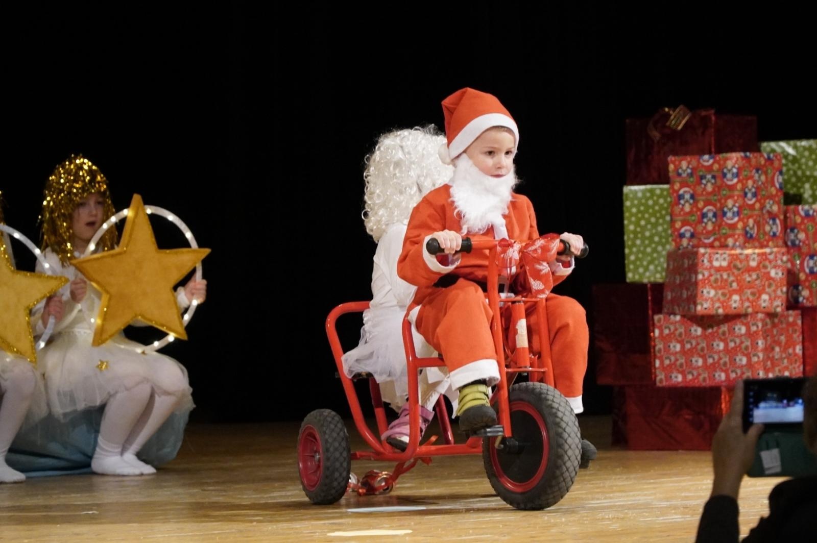 Zdjęcie w galerii na portalu naszraciborz.pl: Czterdzieści lat minęło. Jubileusz Przedszkola nr 24 z Bielskiej wiadomości z regionu